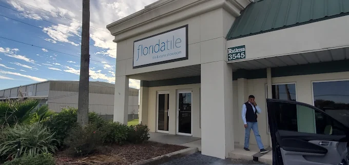 Lakeland storefront